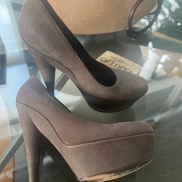 YSL Pumps - Picture 1 of 2